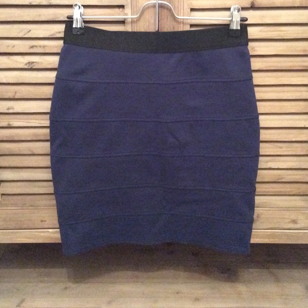 BCBGmaxazria body con skirt